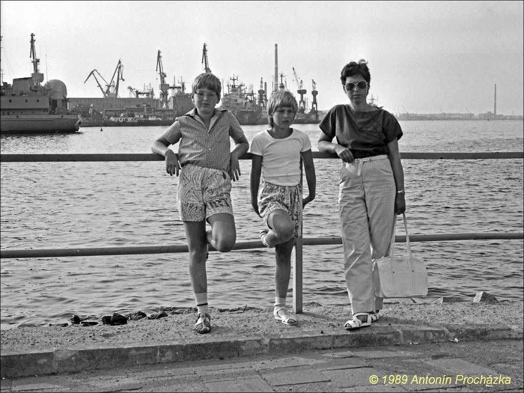 044_NDR_Rostok_044u.jpg - NDR 17.-25.8.1989 - Rostok, lodí po nákladních přístavech Rostoku.
