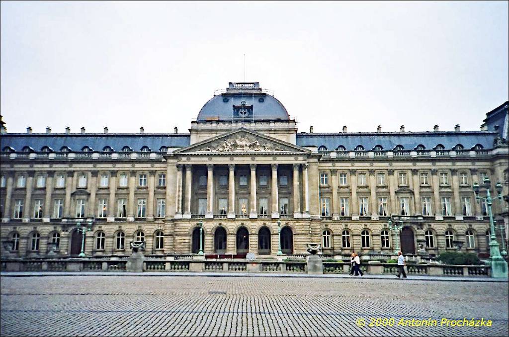 002_GB2_0003u_gpsu.jpg - 19.8.2000 - Belgie - Brusel - Královský palác