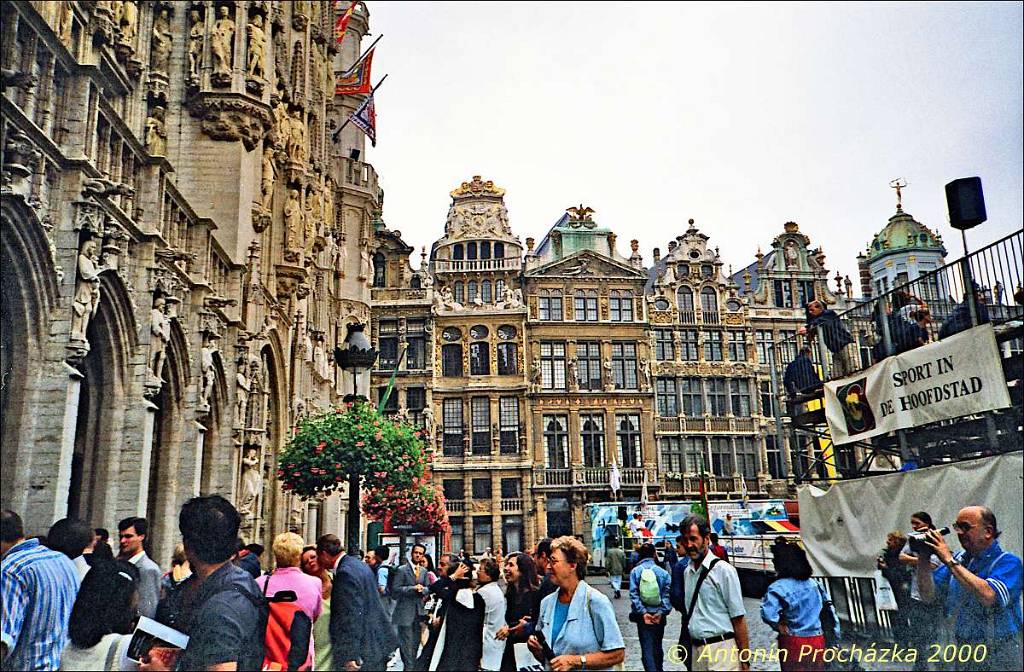 012_GB2_0008w.jpg - 19.8.2000 - Belgie - Brusel, Grand Place (Velké náměstí).