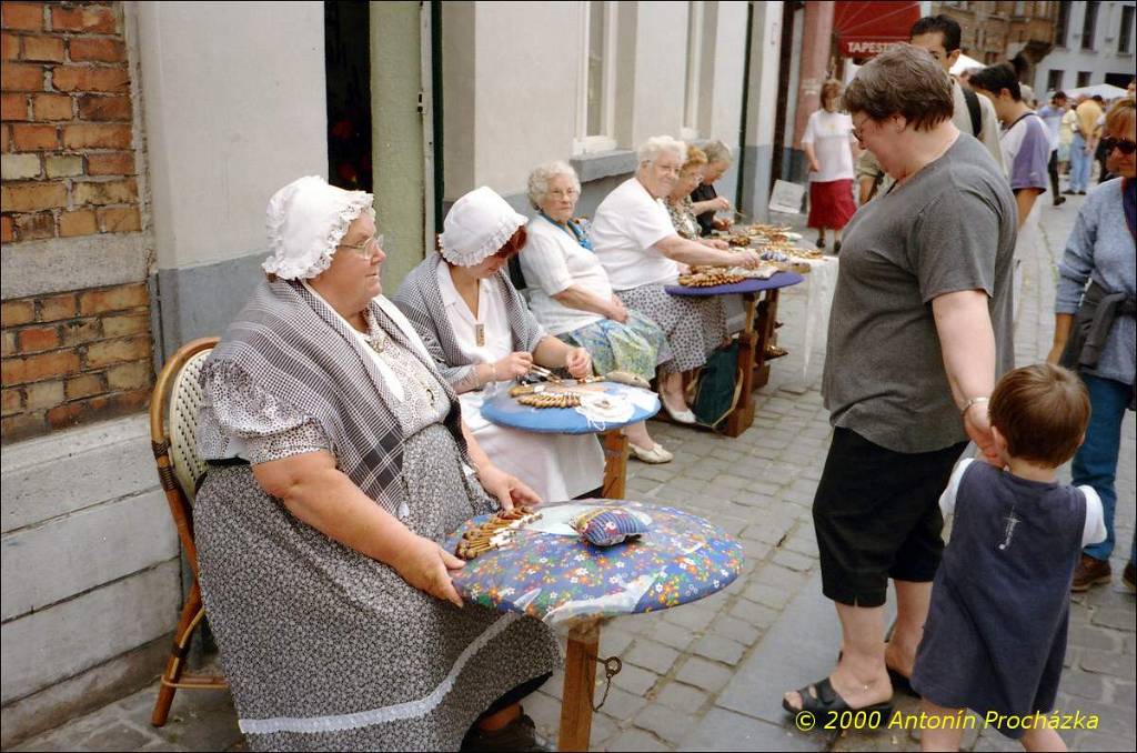 020_GB1_0024uu.jpg - 19.8.2000 - Belgie - Bruggy - město krajek.