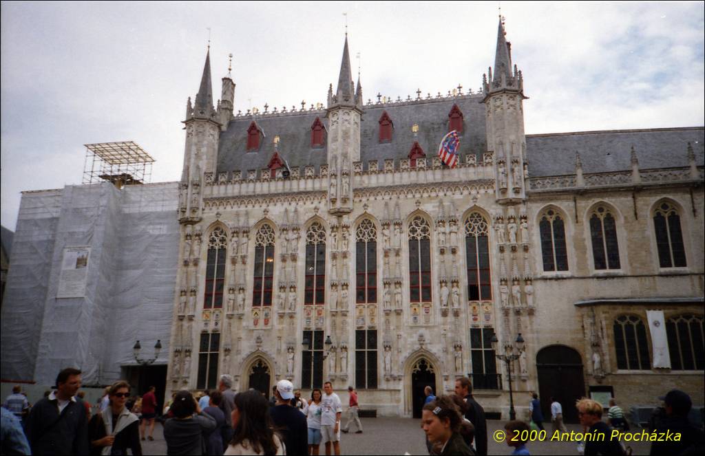 021_GB2_0018u_gps.jpg - 19.8.2000 - Belgie - Bruggy - nejstarší radnice v Belgii.