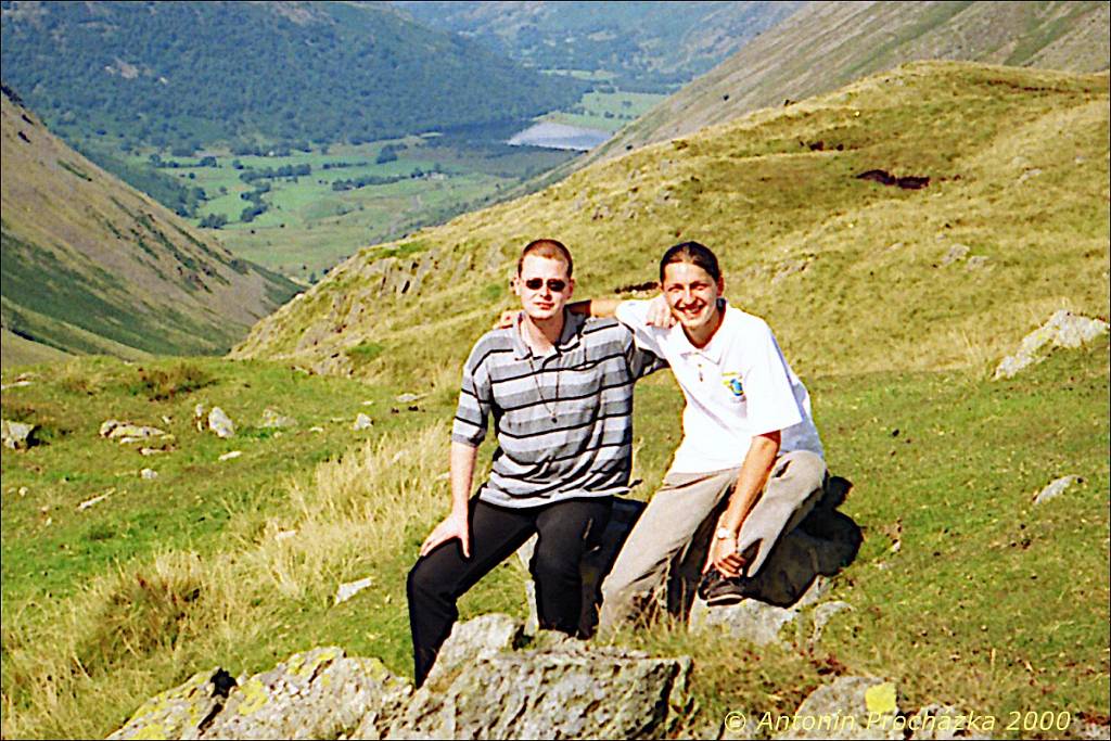 098_GB4_0032udw.jpg - 24.8.2000 - Spojené království - Sedlo Kirkstone - Tomáš s Radimem.