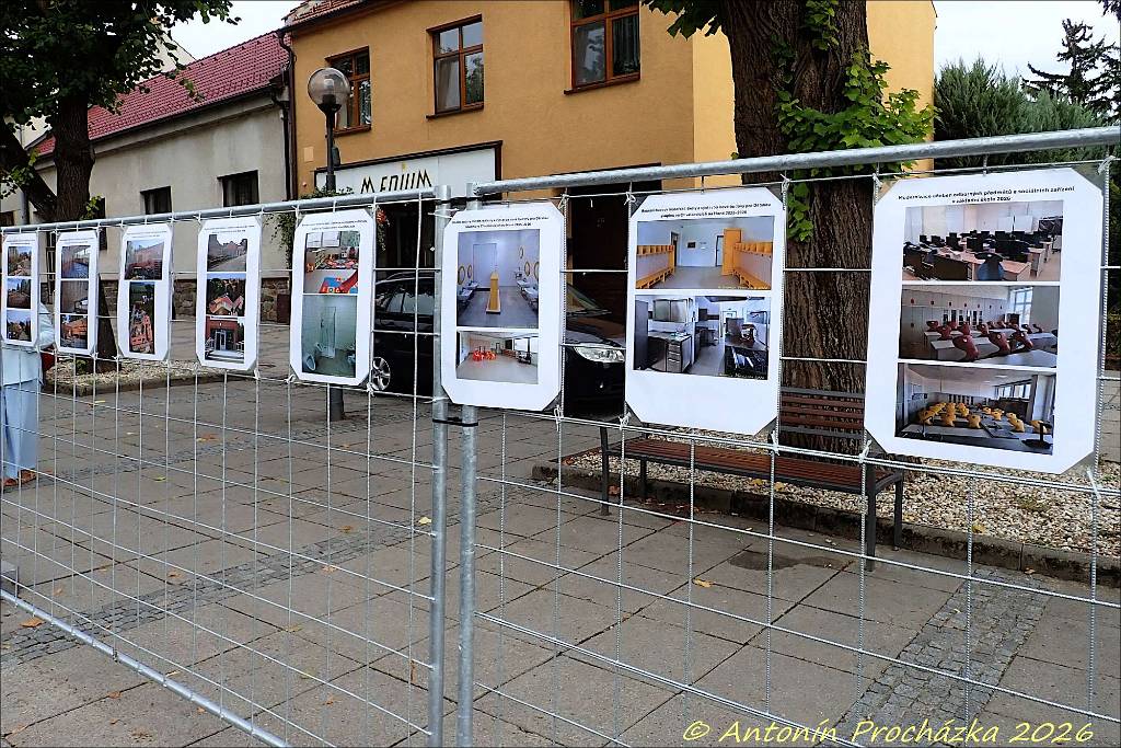 006_P8217085w.jpg - Ivanovice na Hané 21. 8. 2026 – venkovní výstava fotografií "Město v proměně".