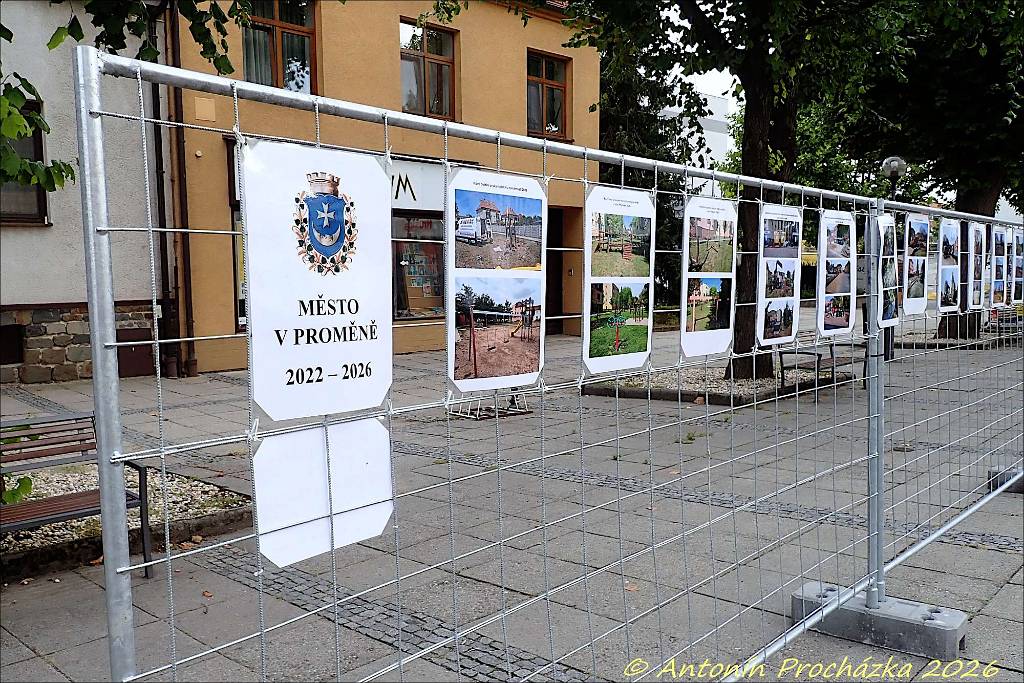 007_P8217088w.jpg - Ivanovice na Hané 21. 8. 2026 – venkovní výstava fotografií "Město v proměně".