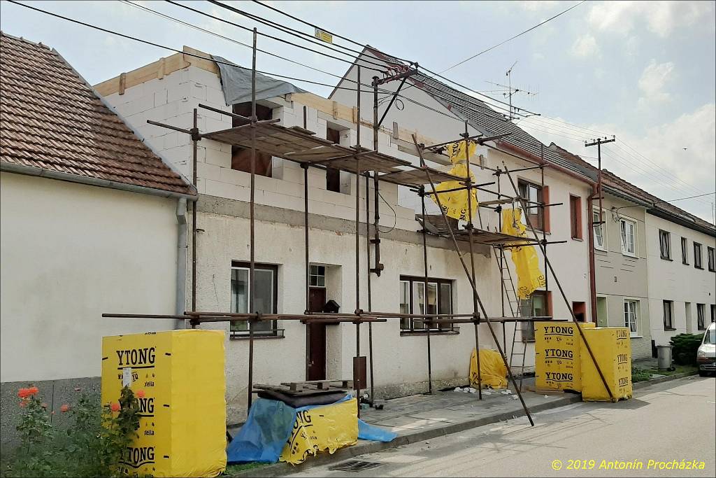 055_20190812_143159w.jpg - 12. 8. 2019 Ivanovice na Hané, ulice Švermova 558