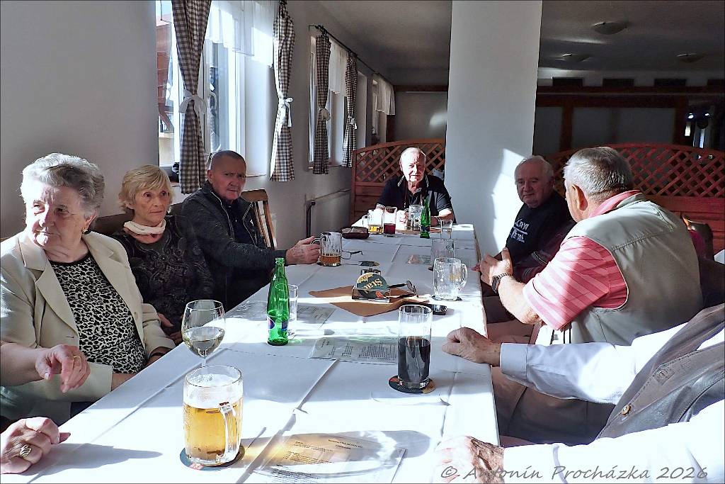 PA027176u.JPG - Ivanovice na Hané 2. 10. 2026 – sraz třídy 9A v Restauraci Na Městečku v Ivanovicích na Hané.