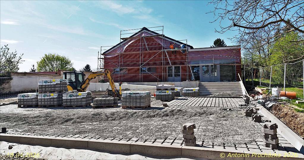 136_P4184765-4766w.jpg - Chvalkovice na Hané 18. 4. 2026