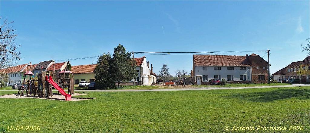 065_P4184774-4776w.jpg - Chvalkovice na Hané 18. 4. 2026