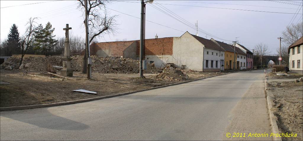 004_Chvalkovice4u_demolice_zelecka.jpg - Chvalkovice na Hané 5. 3. 2011 - Želecká ulice
