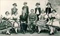 065_1930_Chvalkovice_krojovana_skupina_2rgb_w