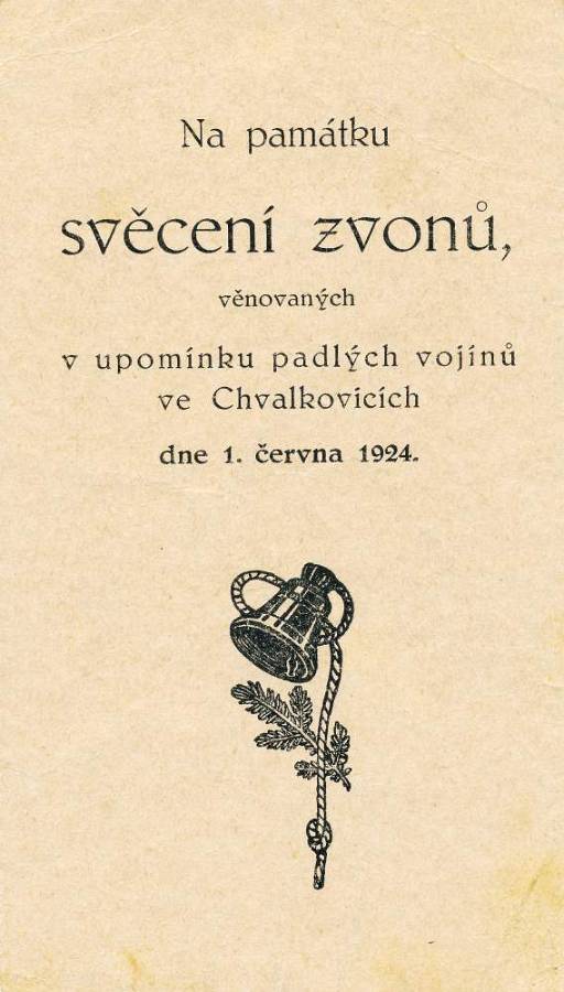 017_Chvalkovice_sveceni_zvonu_bw.jpg - Chvalkovice na Hané 1. 6. 1924 - Na památku svěcení zvonů, věnovaných v upomínku padlých vojínů ve Chvalkovicích.