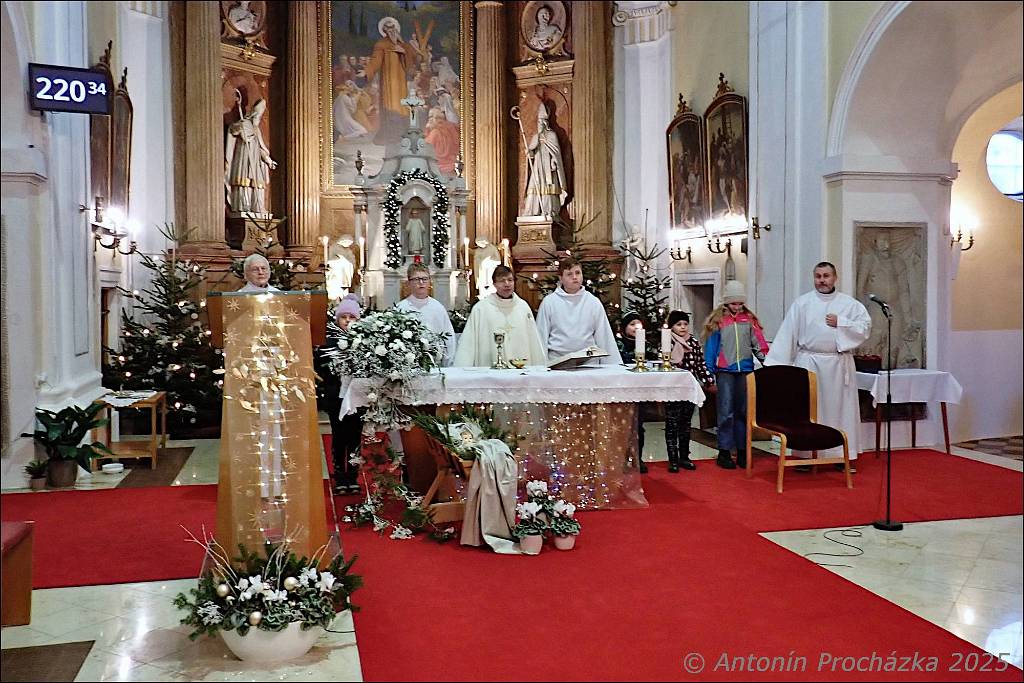 008_PC256657w.JPG - Ivanovice na Hané 25. 12. 2025 – Slavnost Narození Páně či Boží hod vánoční (též 1. svátek vánoční) je dnem oslavy narození Ježíše Krista.