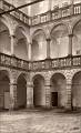 084_Ivanovice_nH_zamek_arkada